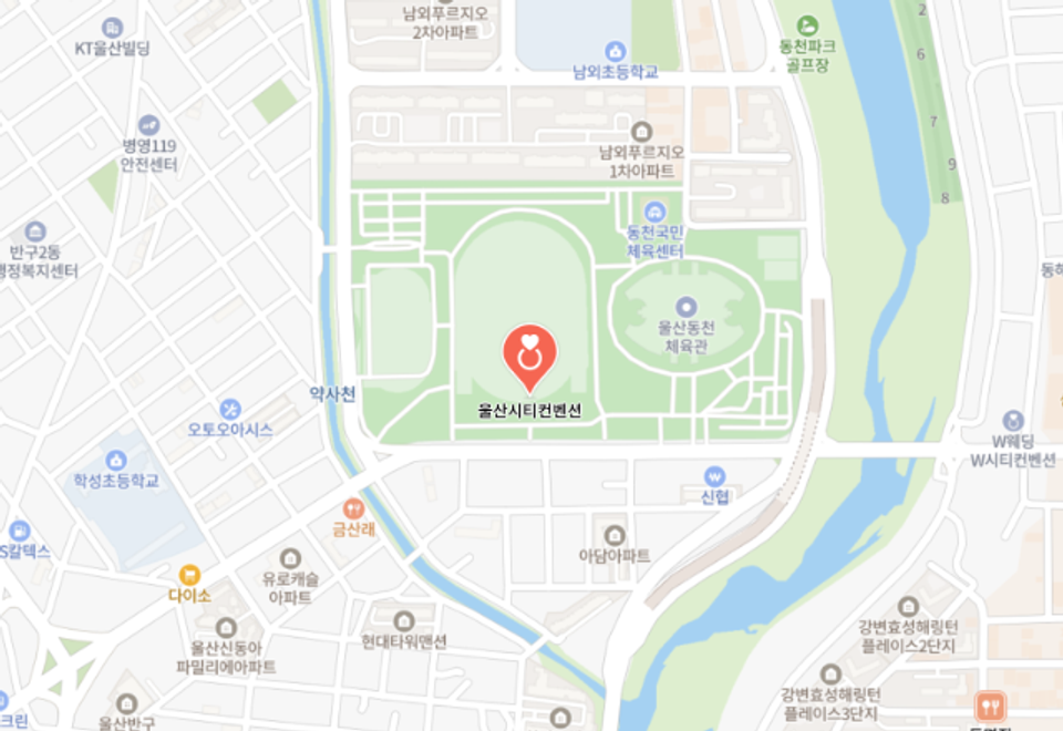 울산시티컨벤션을 중심으로 종합운동장과 동천, 주변 도로가 보이는 지도